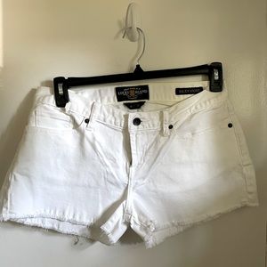 Like new Lucky Brand Riley Short!